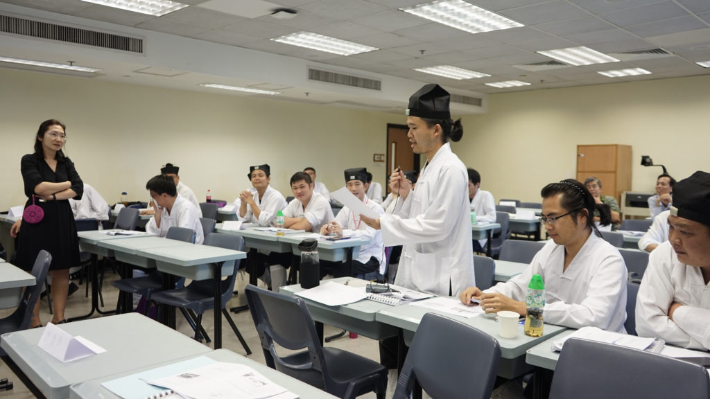 來自國內道教學院的暑期研修班學員於香港中文大學上課